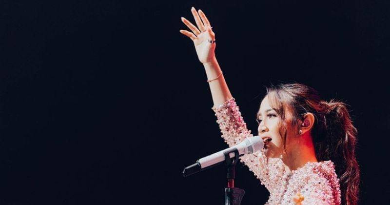 instagram.com/mahaliniraharja